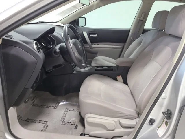 Used 2011 Brilliant Silver Nissan S image 15