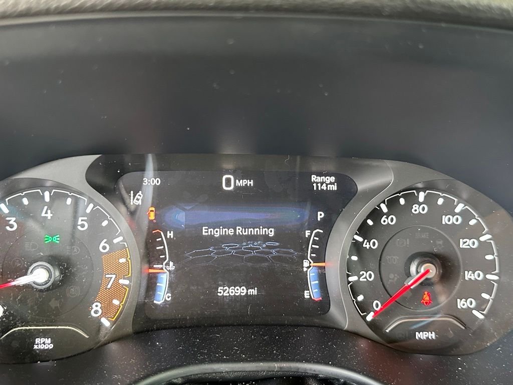 Used 2024 White Jeep Latitude image 27