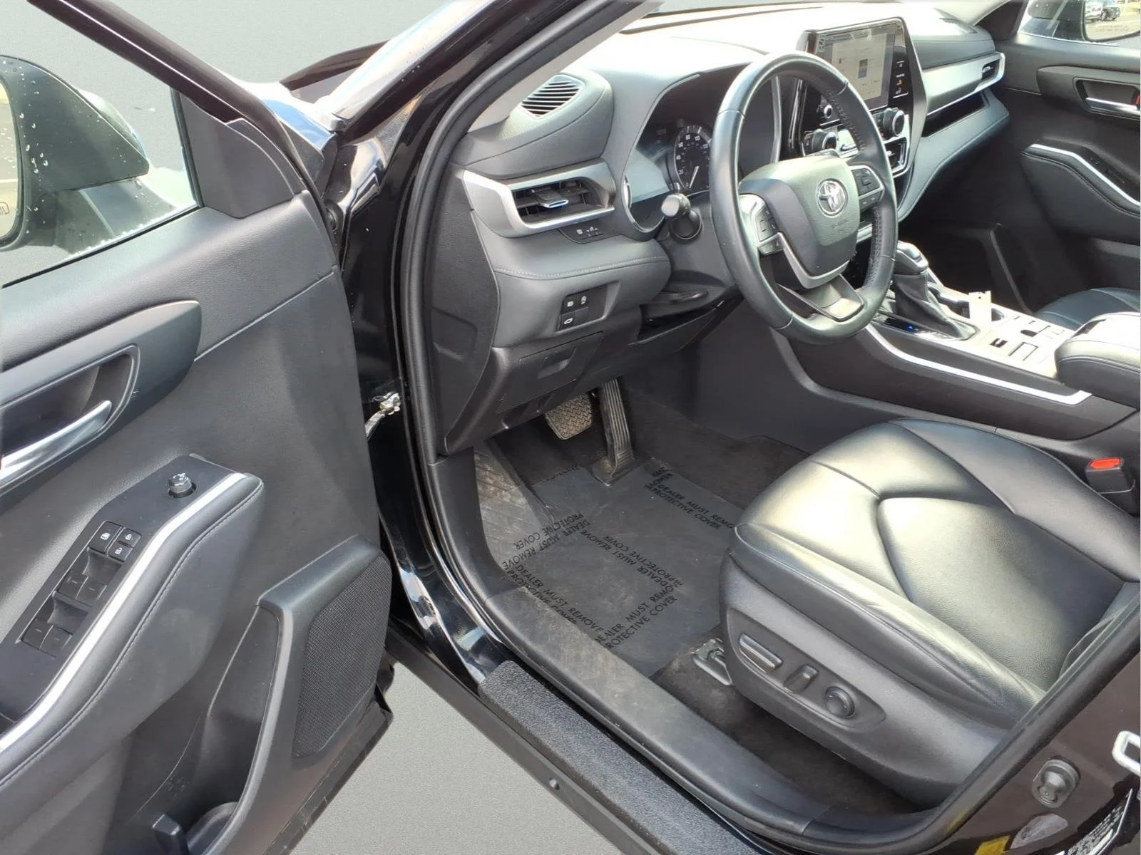 Used 2023 Black Toyota XLE image 10
