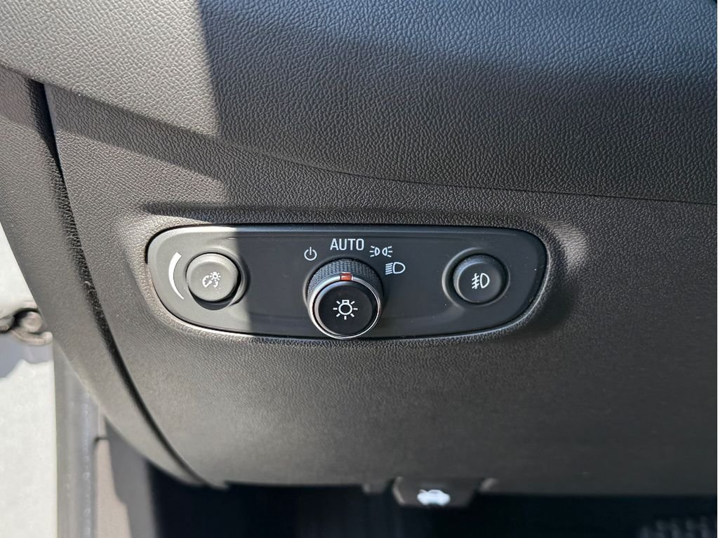 Used 2022 Silver Ice Metallic Chevrolet Premier image 30