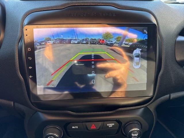 Used 2018 Blue Jeep Latitude image 16
