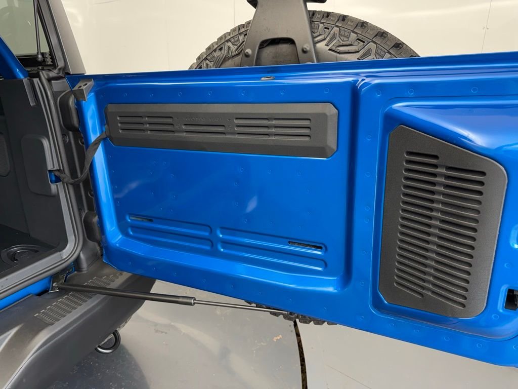 New 2026 Velocity Blue Metallic Ford Badlands® image 75