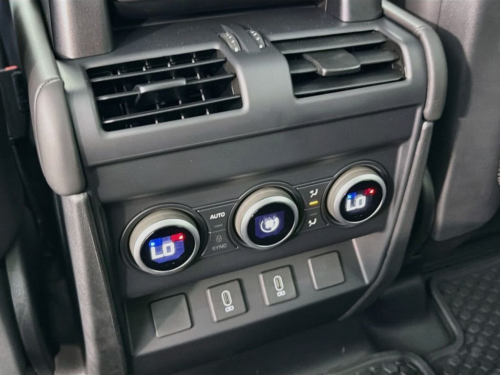 New 2026 Woolstone Green Land Rover X-Dynamic SE image 27
