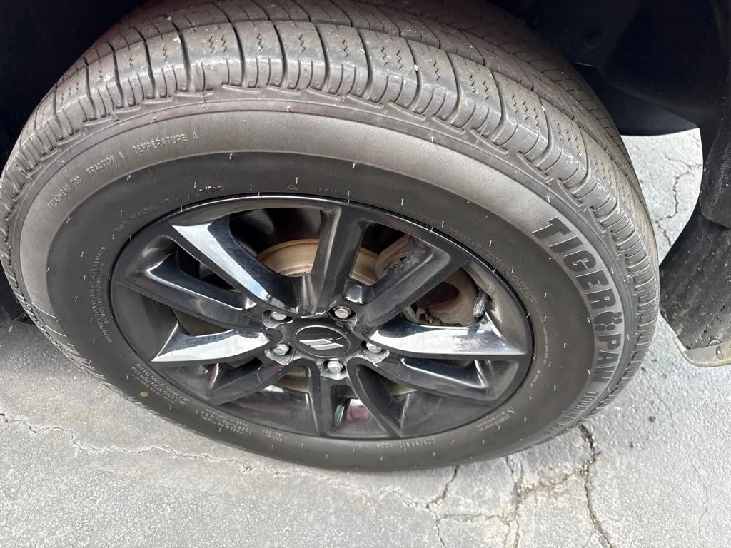 Used 2020 Gray Dodge SE image 17