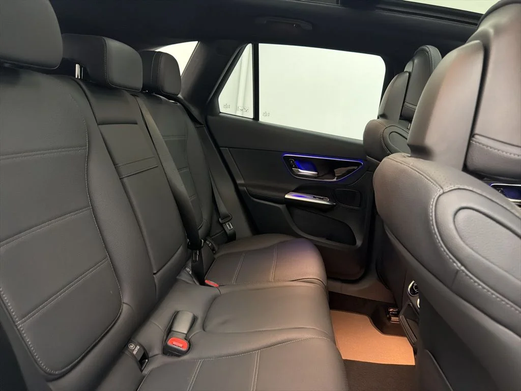 Certified Used 2026 White Mercedes-Benz GLC 300 image 27