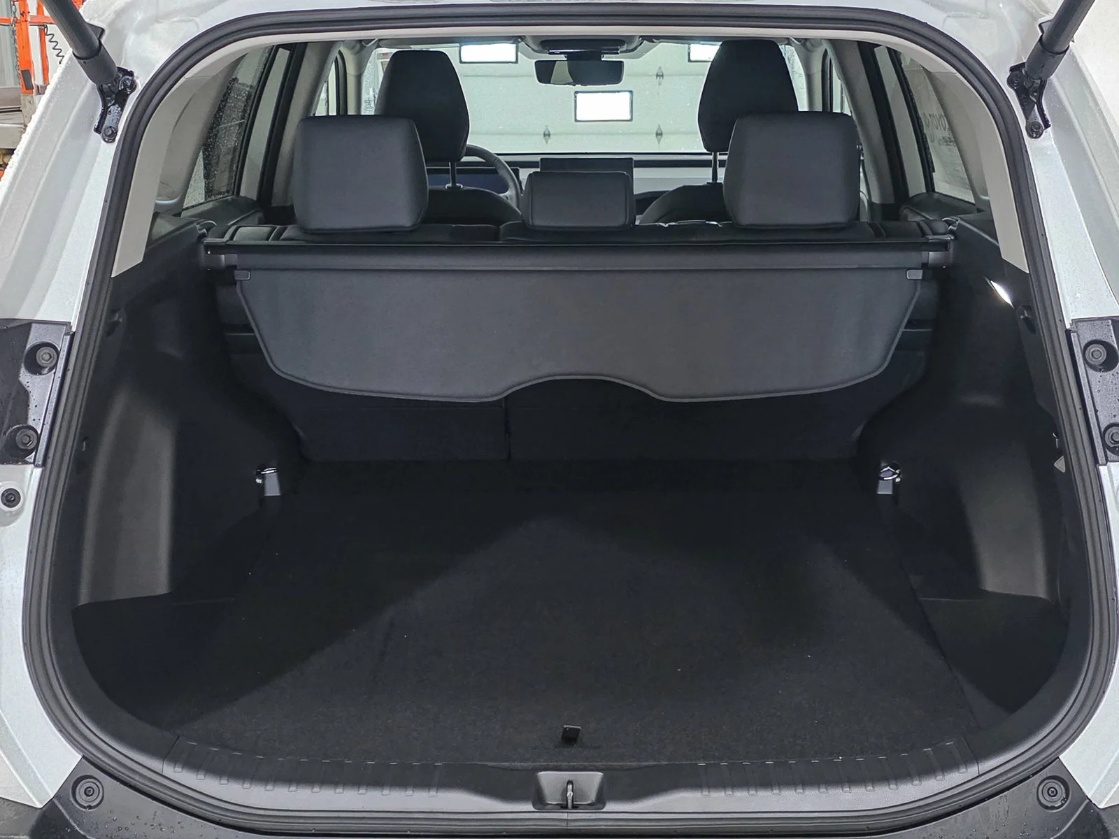New 2026 Wind Chill Pearl <sup>1</sup> Toyota  XLE Premium image 17
