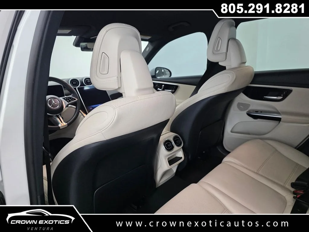 Used 2023  Mercedes-Benz GLC 300 image 18