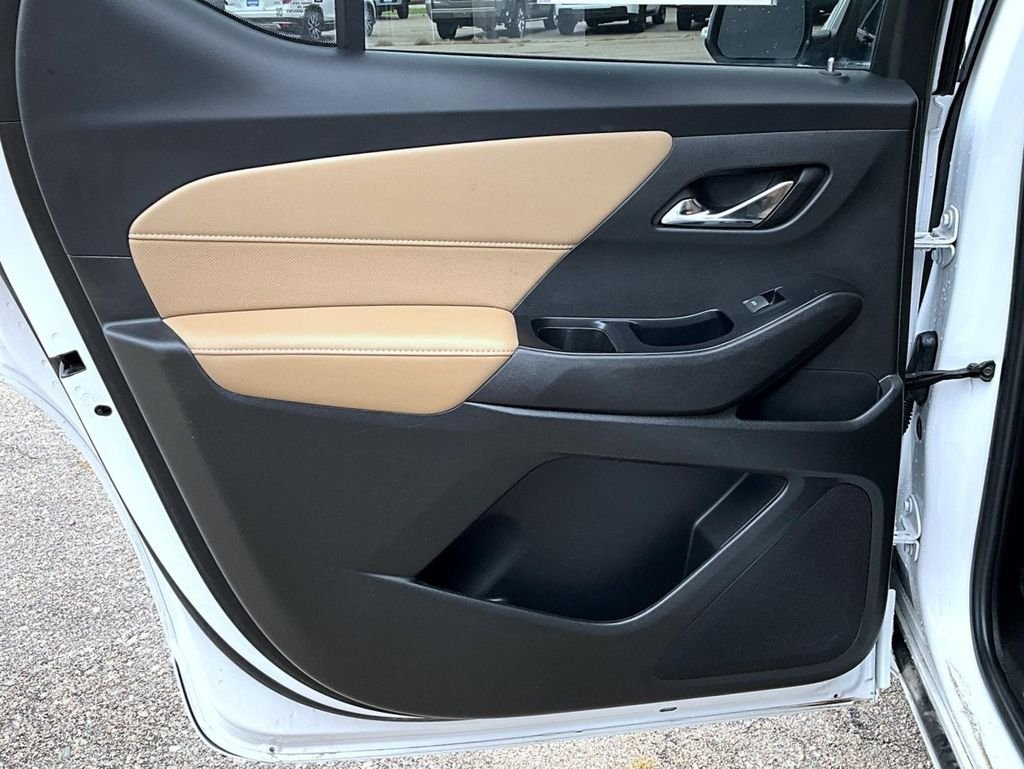 Used 2023 Beige Chevrolet Premier image 22