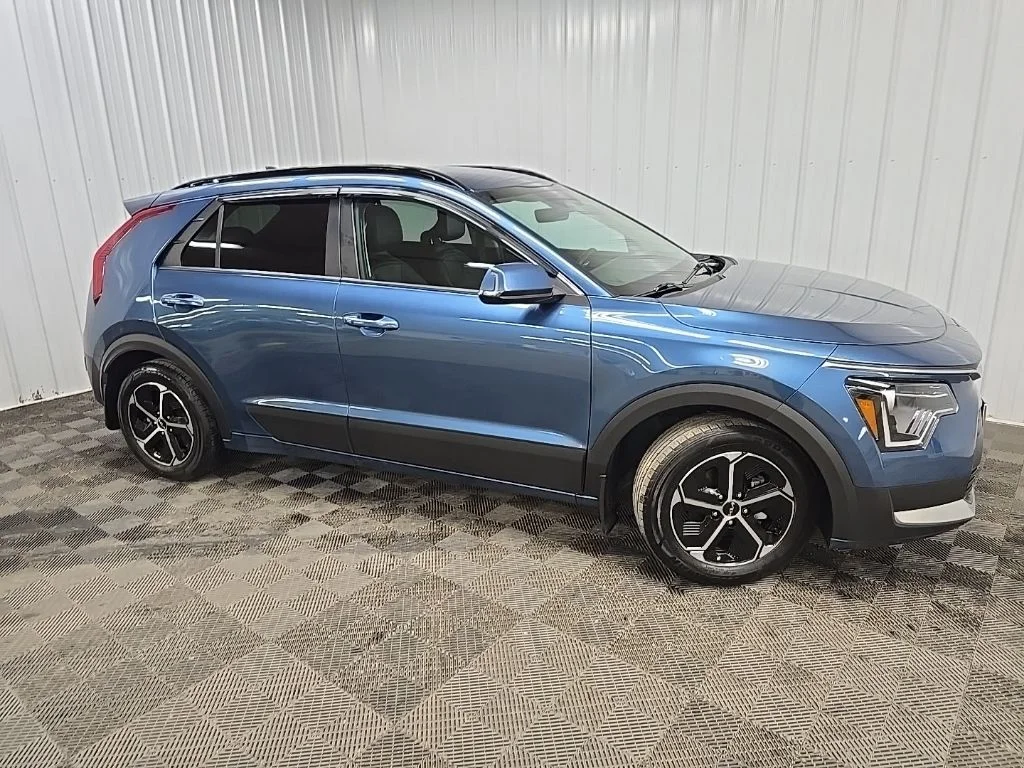 2023 Kia Niro EX HEV's photo