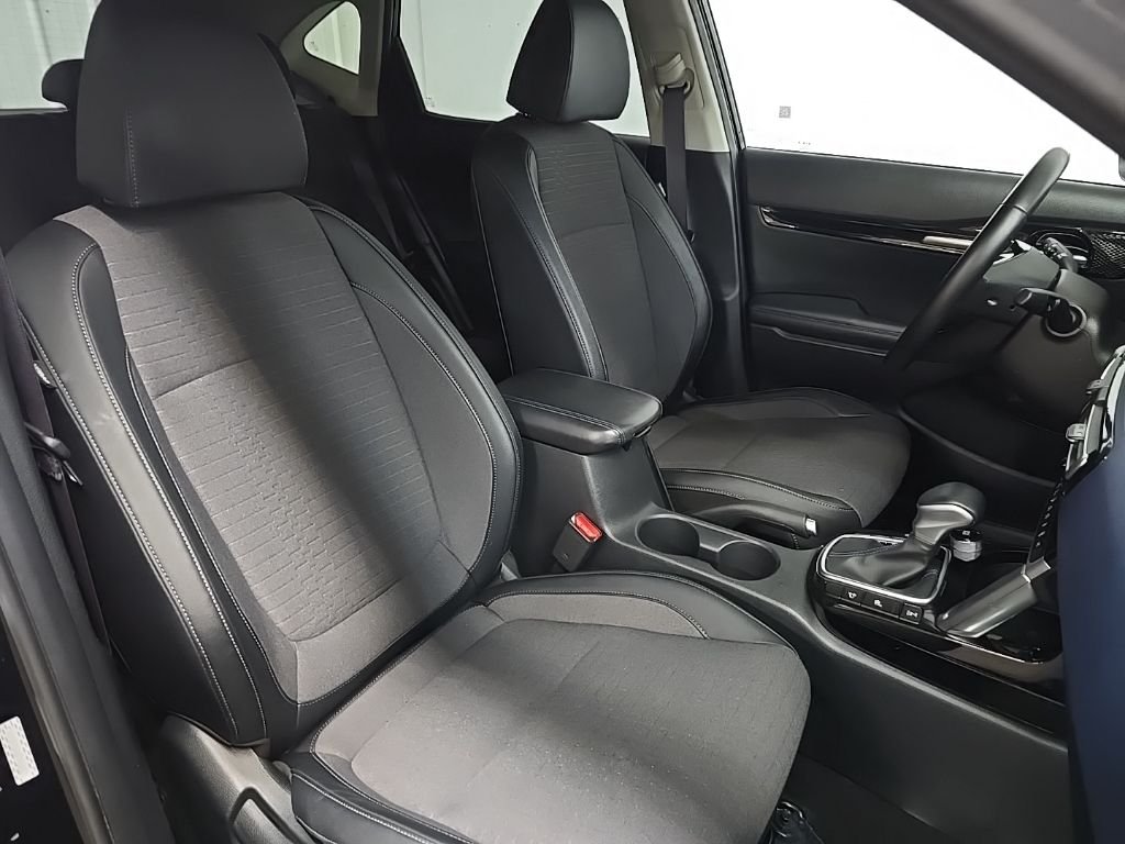 Used 2023 Cherry Black Kia S image 15