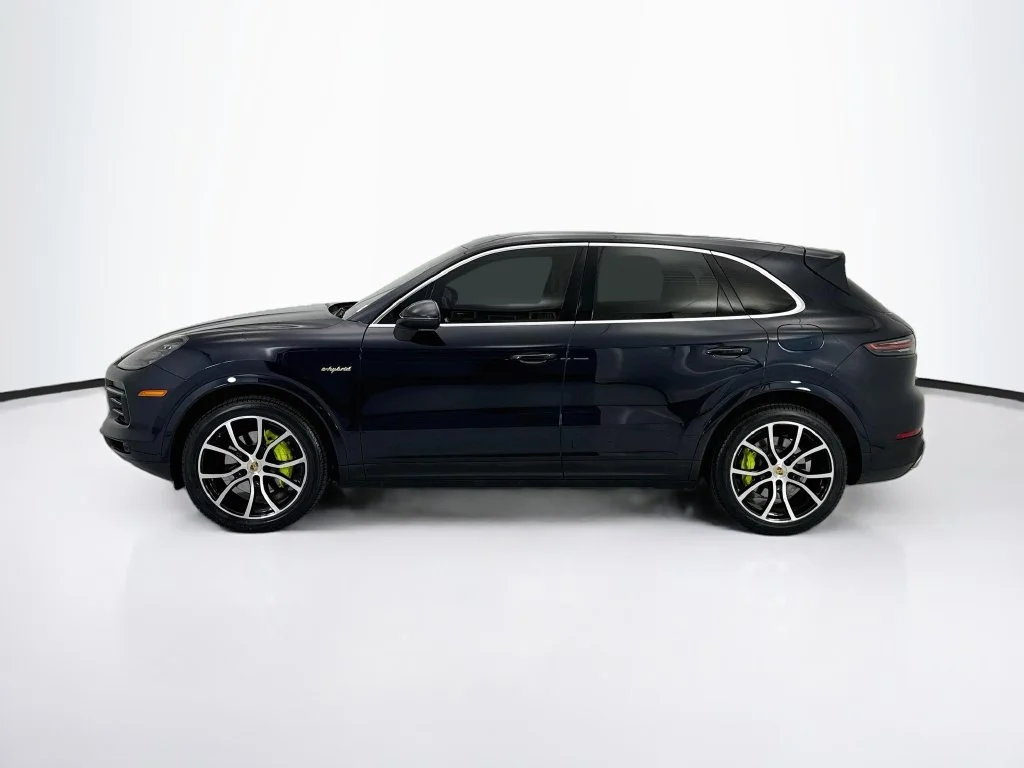 Used 2019  Porsche Base image 8