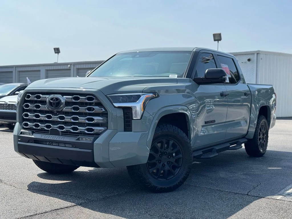 New 2026 Lunar Rock Toyota SR5 image 6