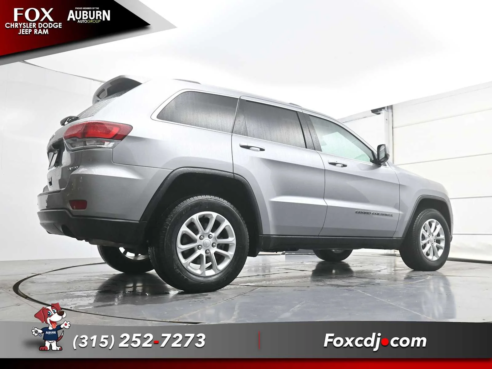 Used 2022 Silver Zynith Jeep Limited image 22