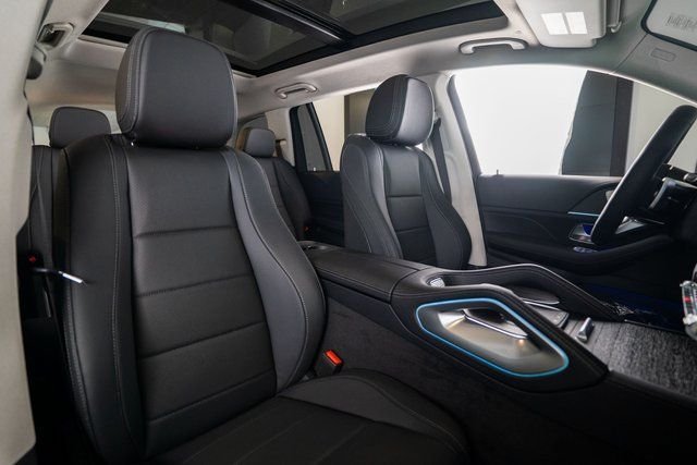 New 2026 Polar White Mercedes-Benz GLS 450 image 12