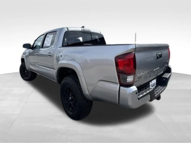 Used 2020 Silver Toyota SR5 image 5
