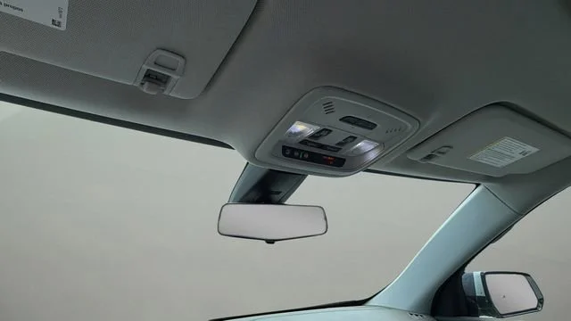Used 2019 SILVER ICE METALLIC Chevrolet Premier image 28