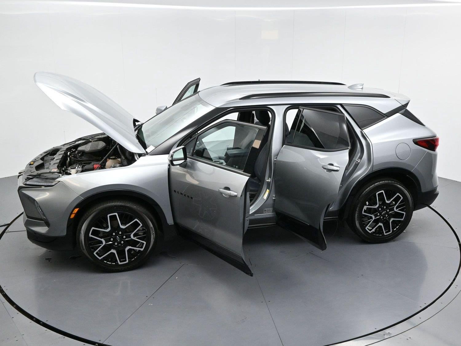 Used 2024 Sterling Gray Metallic Chevrolet RS image 39