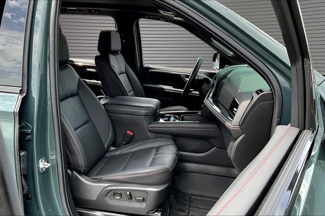 Used 2025 Gray Chevrolet RST image 30