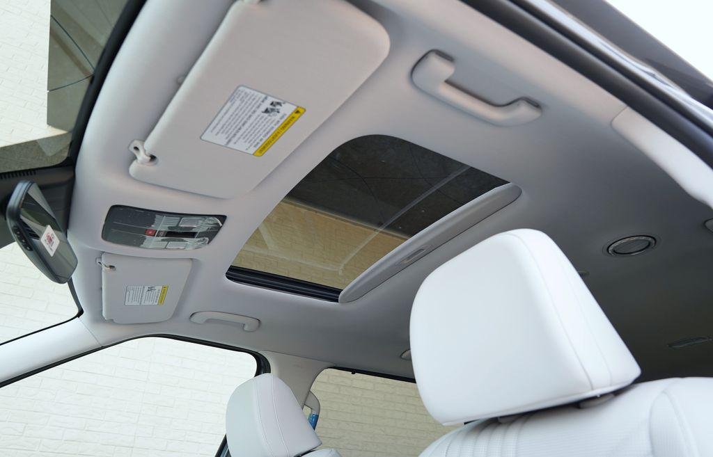 New 2026 Ecotronic Gray Pearl Hyundai SEL Premium image 11
