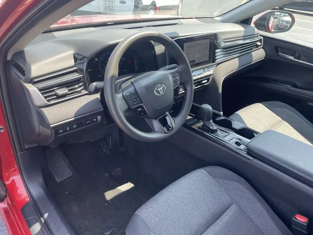 2025 Toyota Camry LE - Photo 18