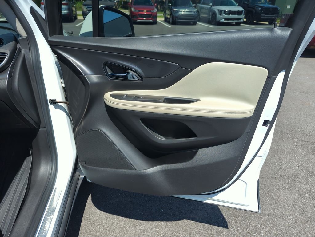 Used 2019 White Buick Sport Touring image 32