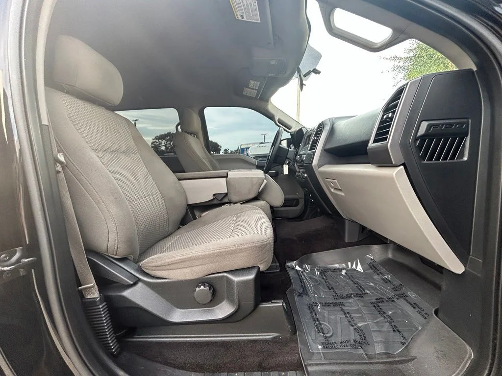Used 2017 Shadow Black Ford XLT image 21