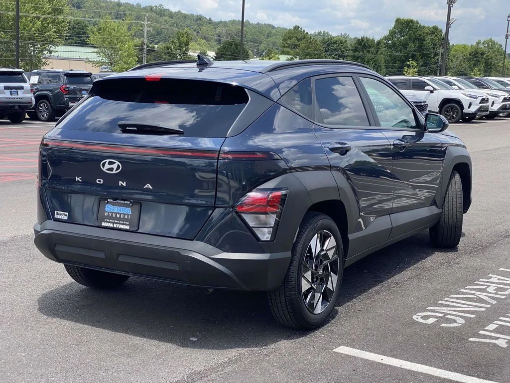 Certified Used 2025 Blue Hyundai SEL image 3