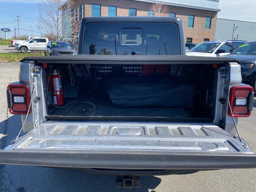 Used 2020 Billet Silver Metallic Clearcoat Jeep Rubicon image 24