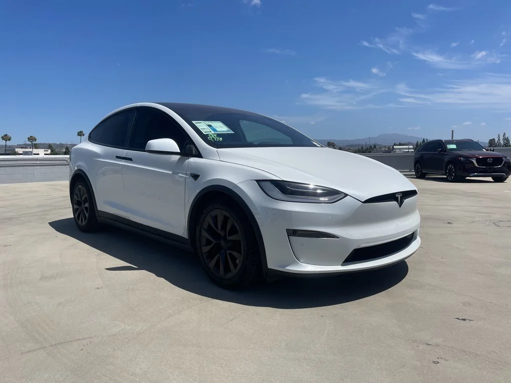 2023 Tesla Model X Long Range's photo