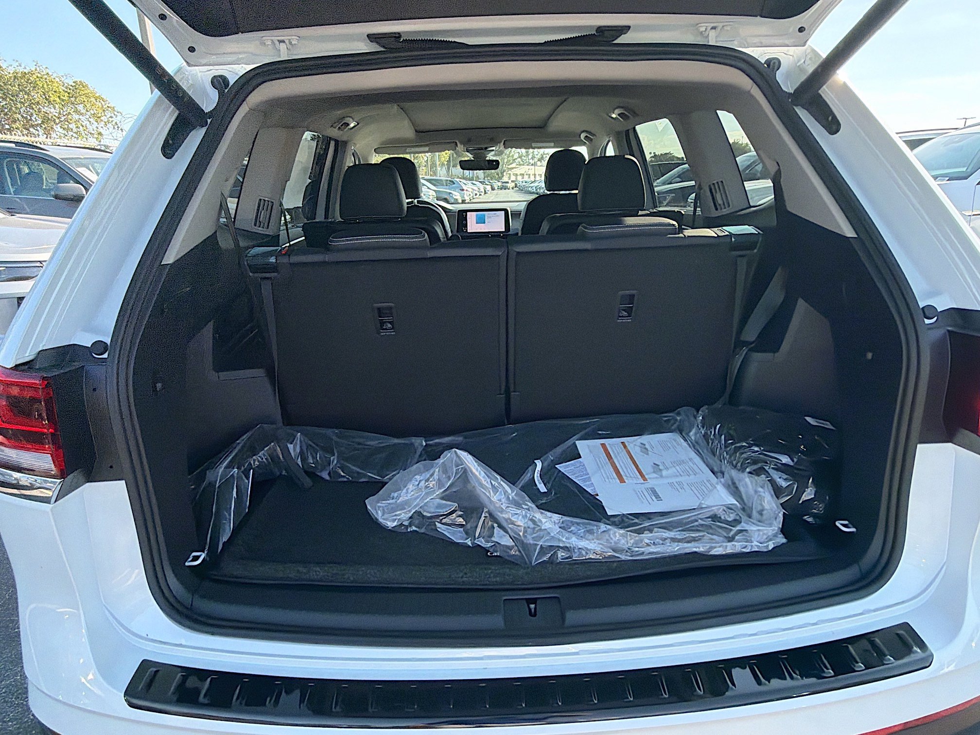 2026 Volkswagen Atlas SE w/Tech - Photo 21
