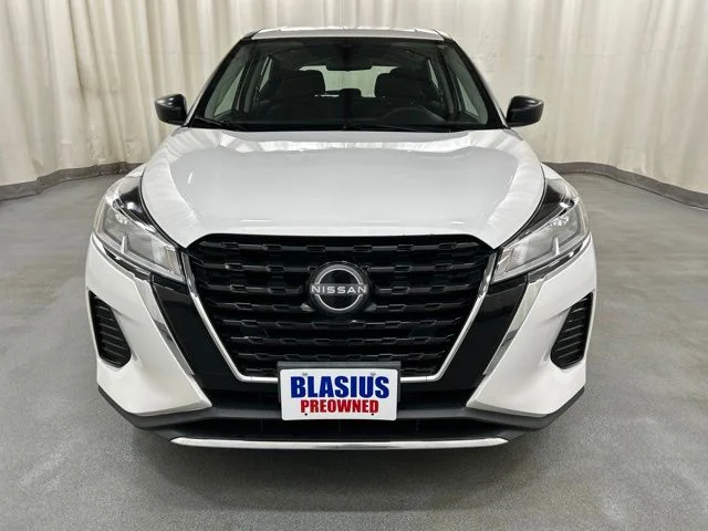 Used 2024 White Nissan S image 22