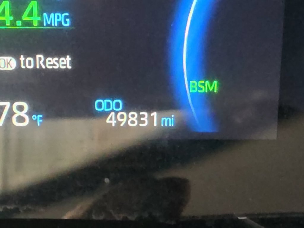 Used 2025 White Toyota XLE image 16