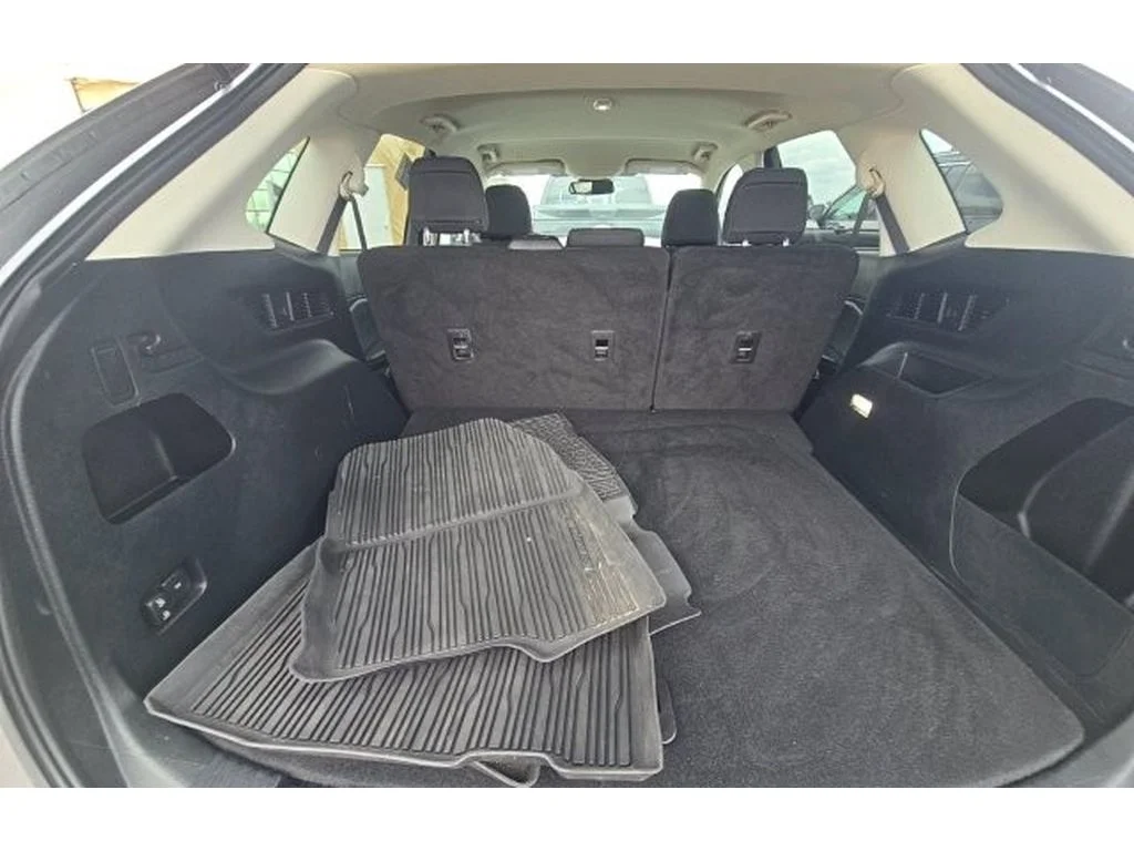 Used 2023 Carbonized Gray Metallic Ford SEL image 9