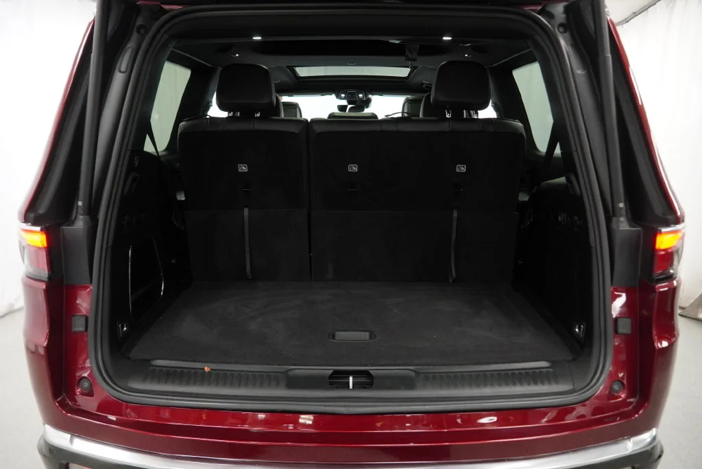 Used 2022 Red Jeep Series II image 37