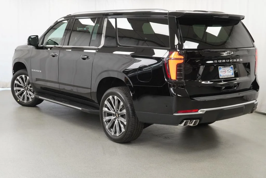 New 2026 Black Chevrolet High Country image 5