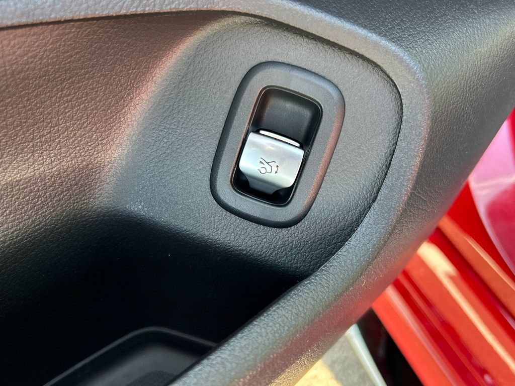 New 2027 MANUFAKTUR Patagonia Red Metallic Mercedes-Benz AMG® CLE 53 4MATIC+ Coupe image 48