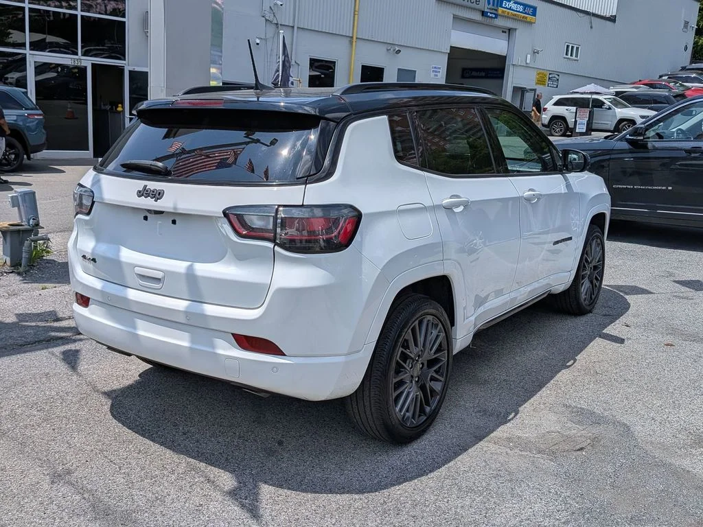 Used 2023 White Jeep Limited image 5