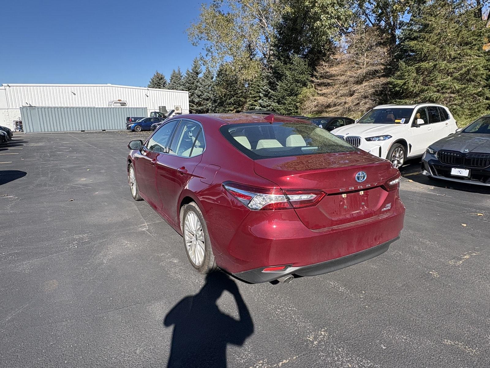Used 2020 Ruby Flare Pearl Toyota XLE image 5