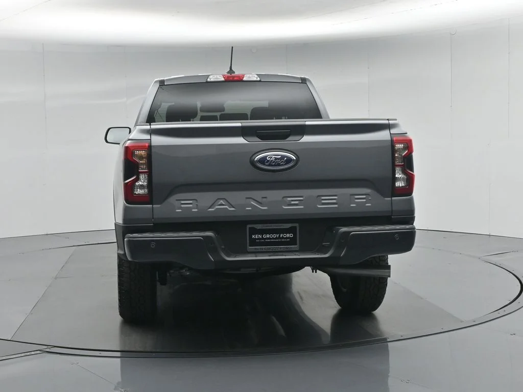 New 2026 Carbonized Gray Metallic Ford XLT image 25