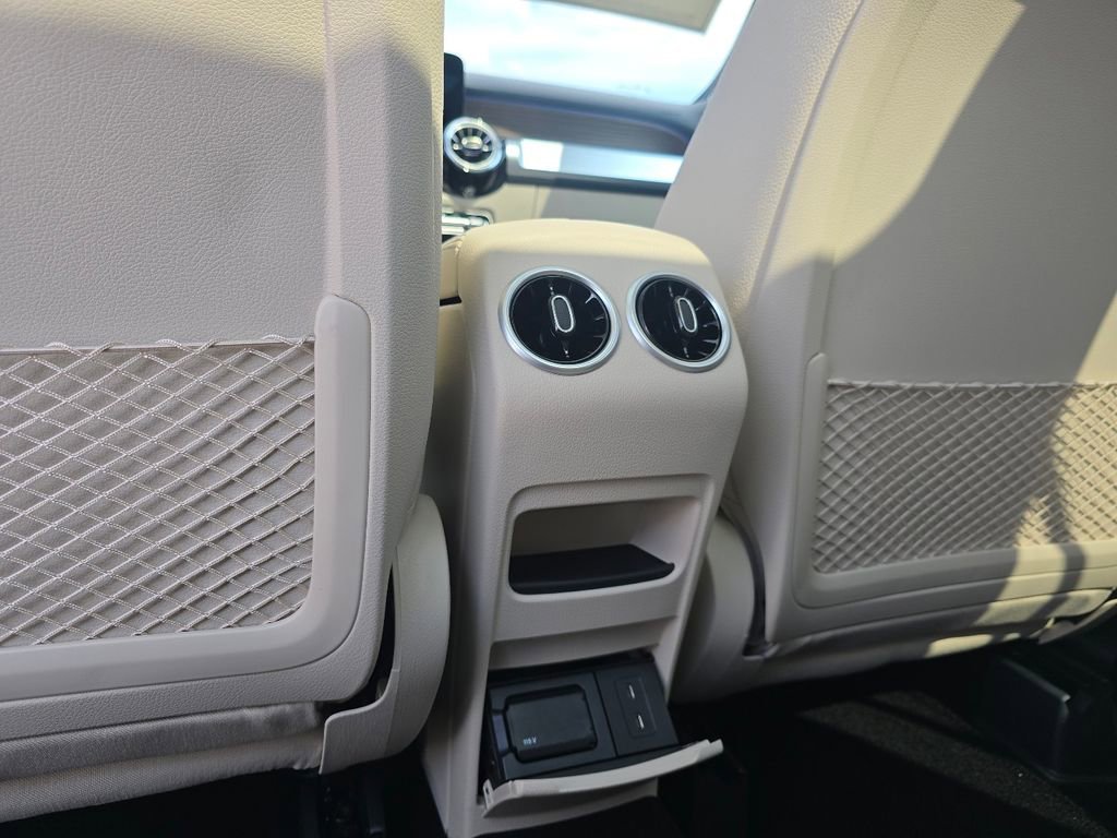 New 2026 Polar White Mercedes-Benz GLB 250 image 62