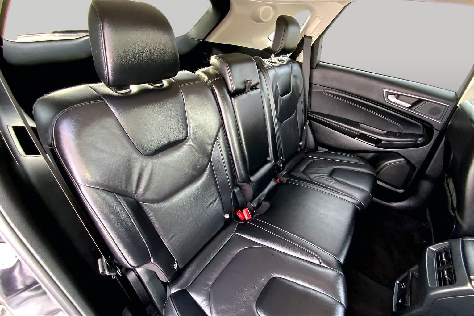 Used 2022 Agate Black Metallic Ford Titanium image 18