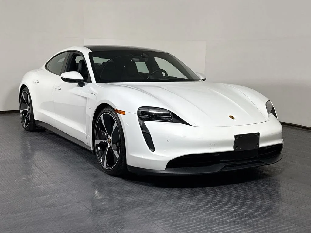 Used 2022 White Porsche  image 9