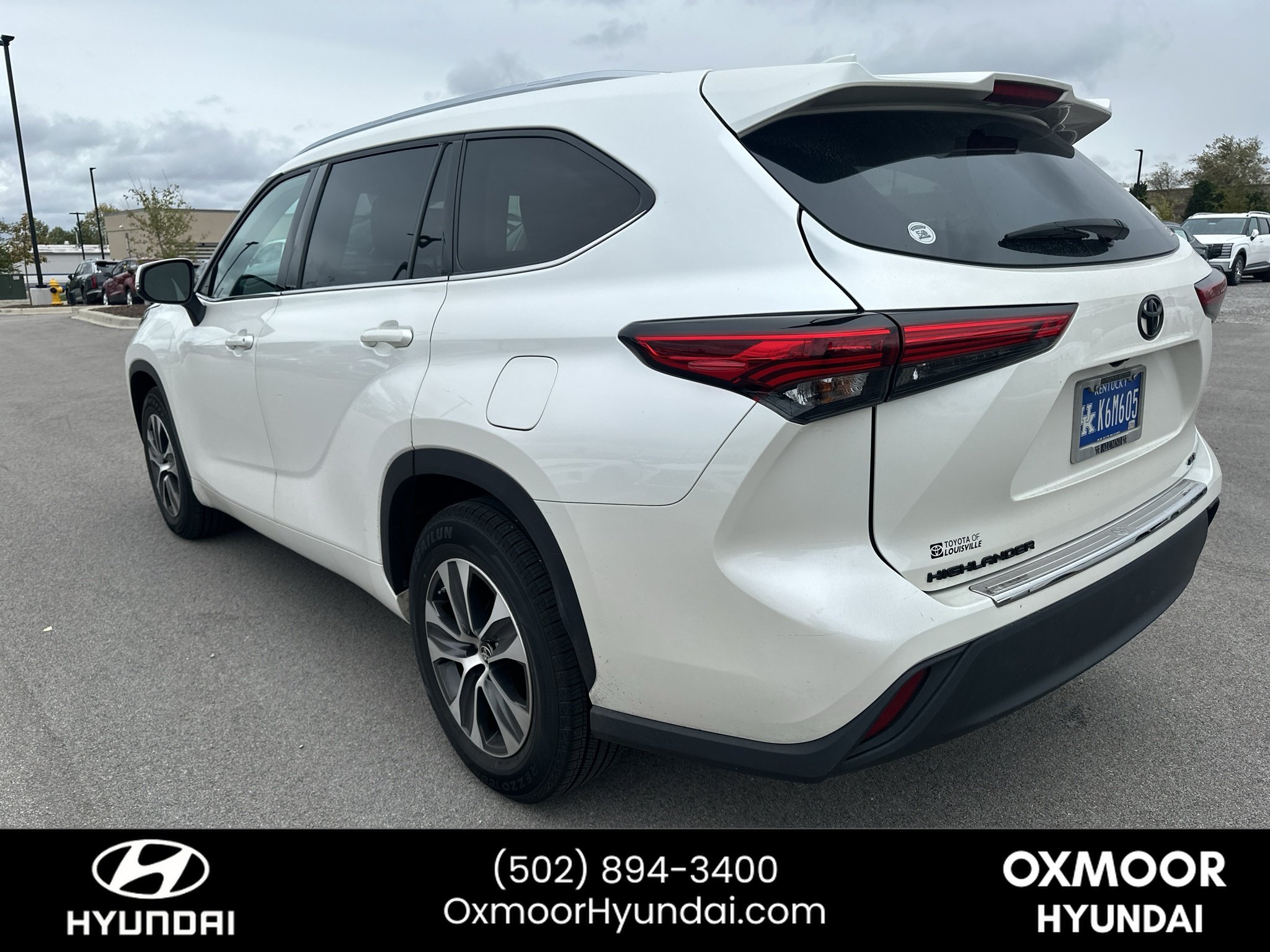 Used 2021 Blizzard Pearl Toyota XLE image 17