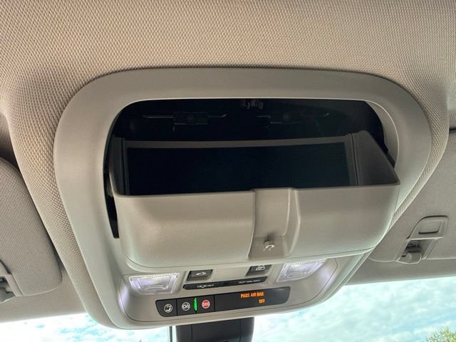 Used 2018 NIGHTFALL GRAY METALLIC Chevrolet Premier image 30