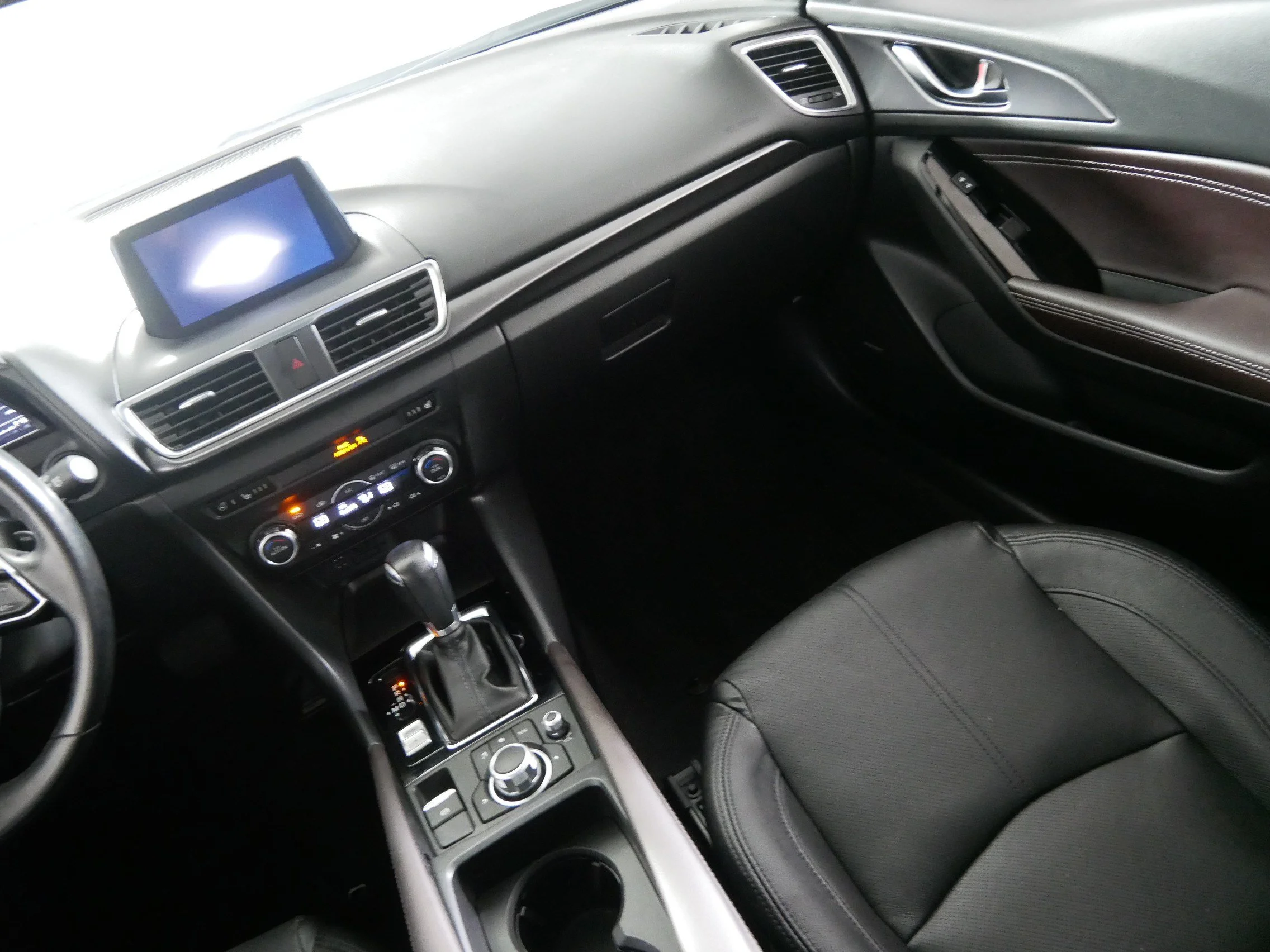 Used 2017 Machine Gray Metallic Mazda Grand Touring image 11
