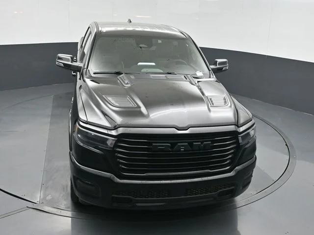 New 2026 Diamond Black Crystal Pearl-Coat Exterior Paint RAM Laramie image 37