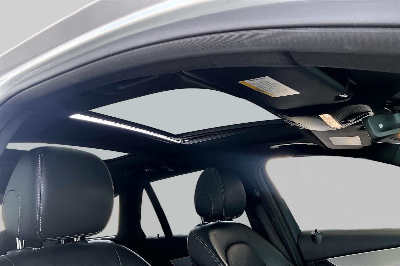 Used 2022 Black Mercedes-Benz GLC 300 image 13