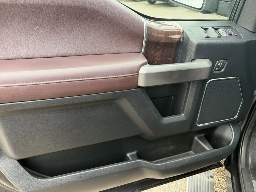 Used 2015 Black Ford Platinum image 17