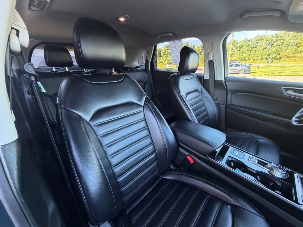 Used 2019 Green Ford SEL image 38