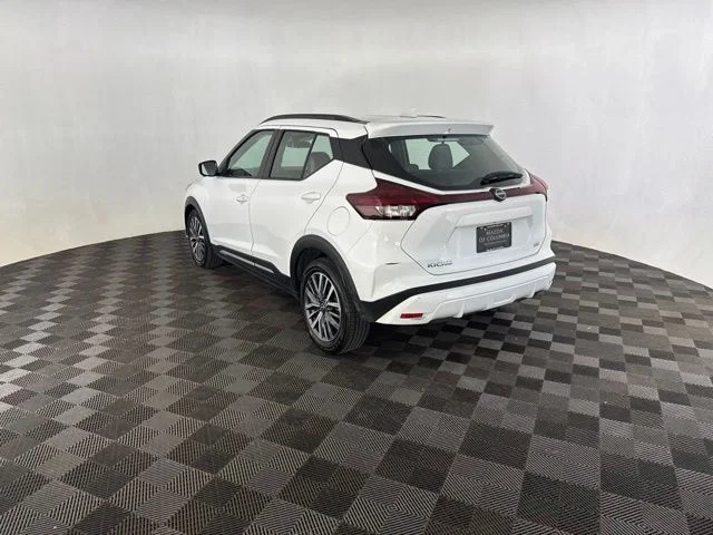 Used 2024 White Nissan SR image 7